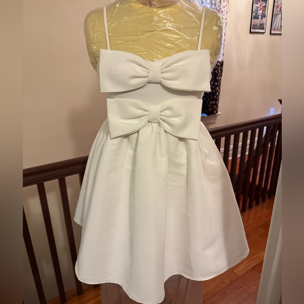 Sachin & Babi Sloane Taffeta Double-Bow
Pleated Mini Dress , Ivory color - Picture 3 of 7